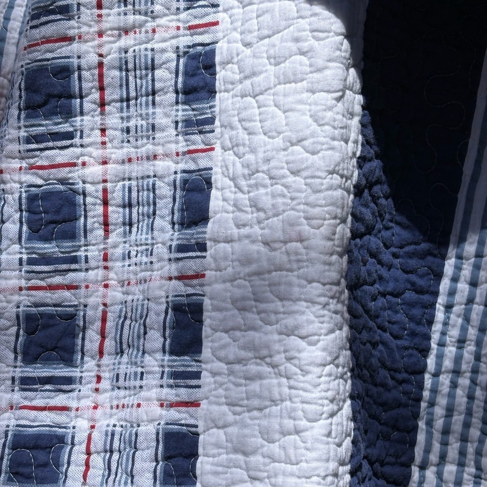Patchwork Quilted Hoodie in Blue and Red - Picture 6 of 7